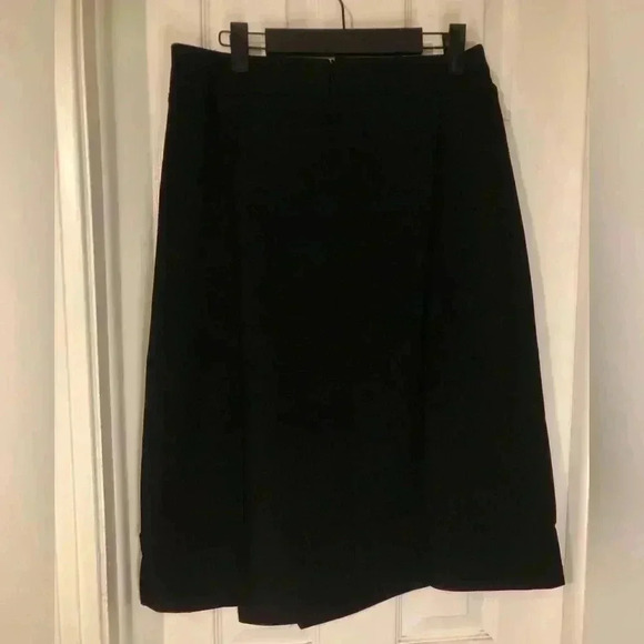 Black skirt with rhinestone accents size 6P - Picture 3 of 12